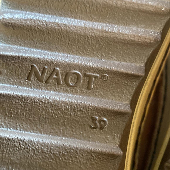 NAOT plum purple leather sandals. 100% leather with cute ties. Size Eur 39 /US 8 - Picture 9 of 12